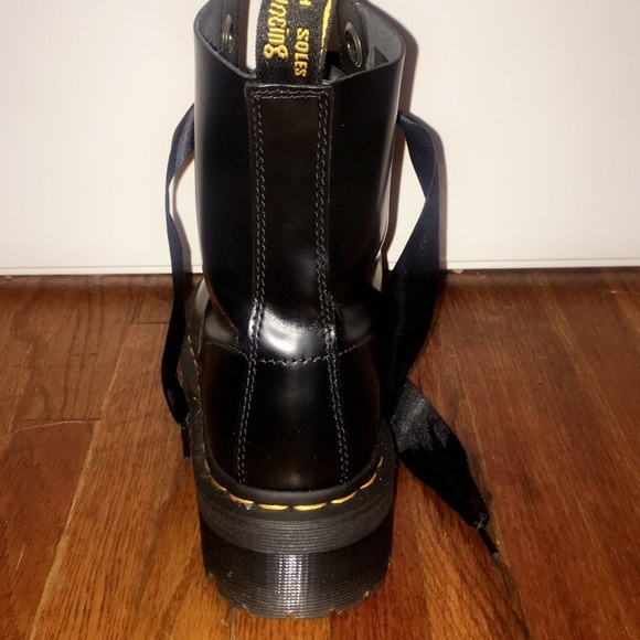 🎀 Girly Ribbon Lace Dr. Martens 🎀 - Picture 8 of 8